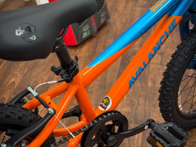 Avalanche Bolt 16" - Brand New - Training Wheels