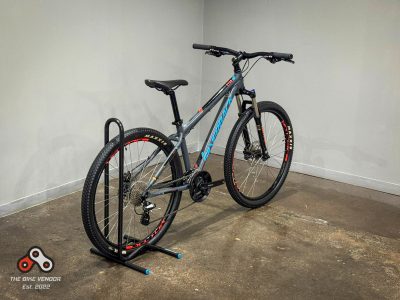 Silverback Stride 275D - Shimano - Hydro Brakes