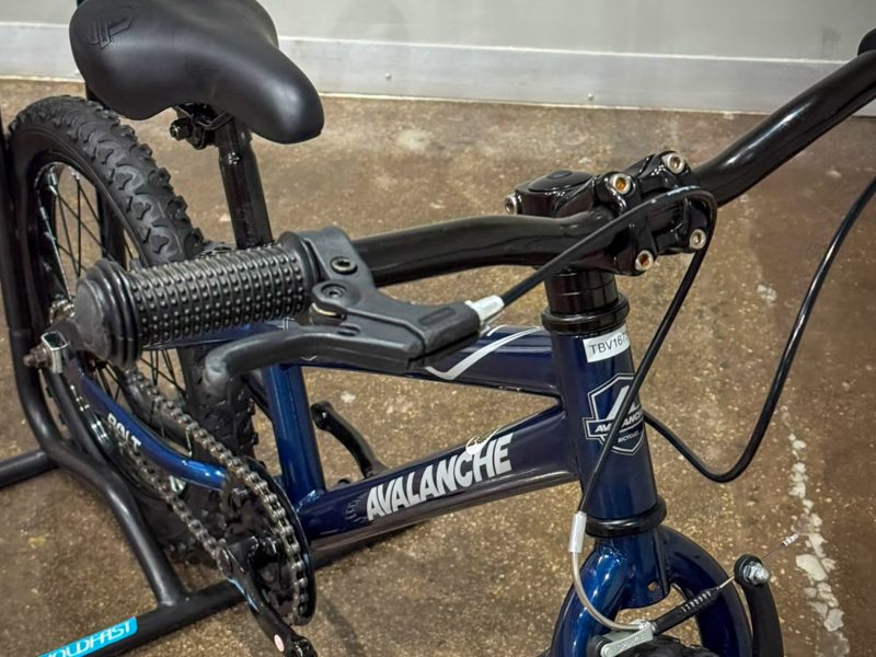 Avalanche Bolt - V-Brakes - Boys