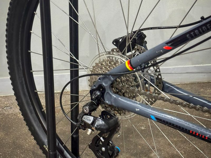 Silverback Stride 275D - Shimano - Hydro Brakes