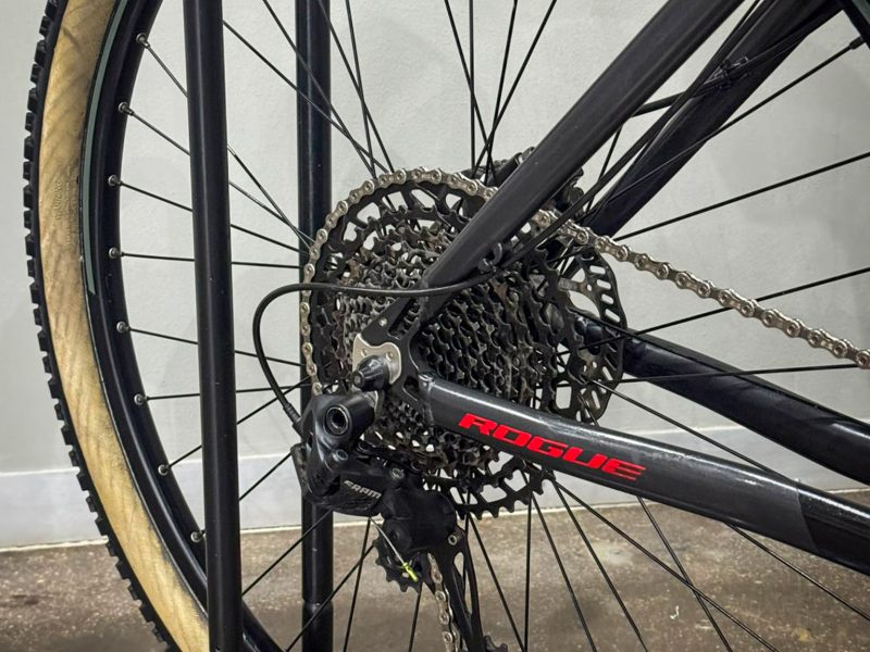Titan Rogue Dash - SRAM 1 x 12 - Rockshox