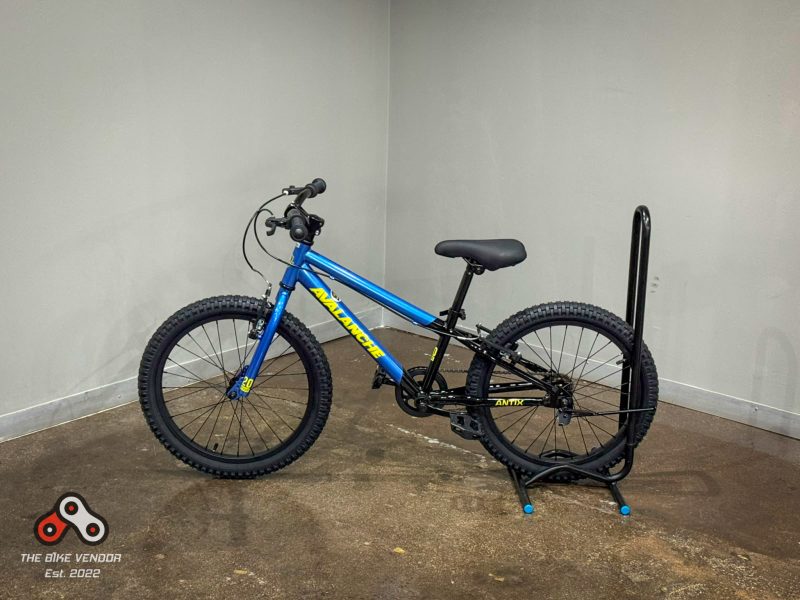 Avalanche Antix 20" - Brand New